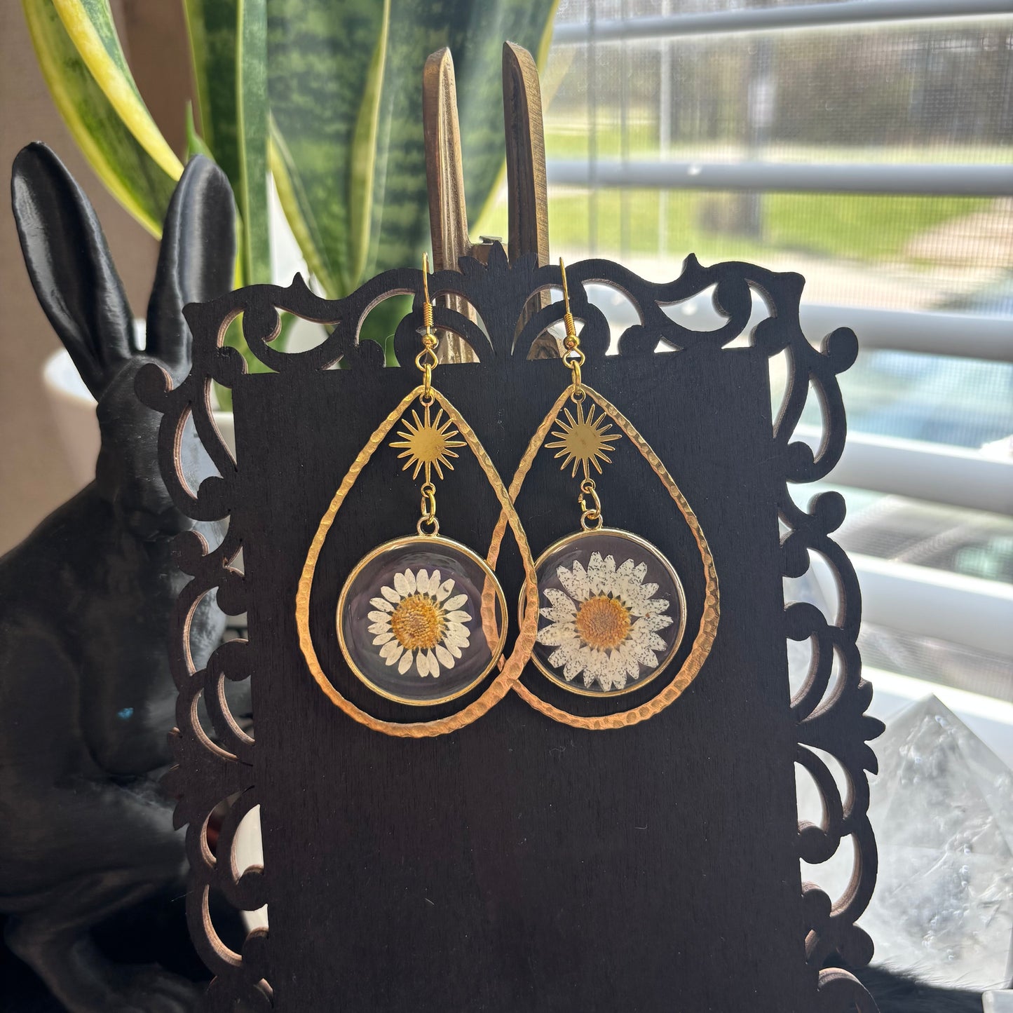 Gold Oval Flower Earrings
